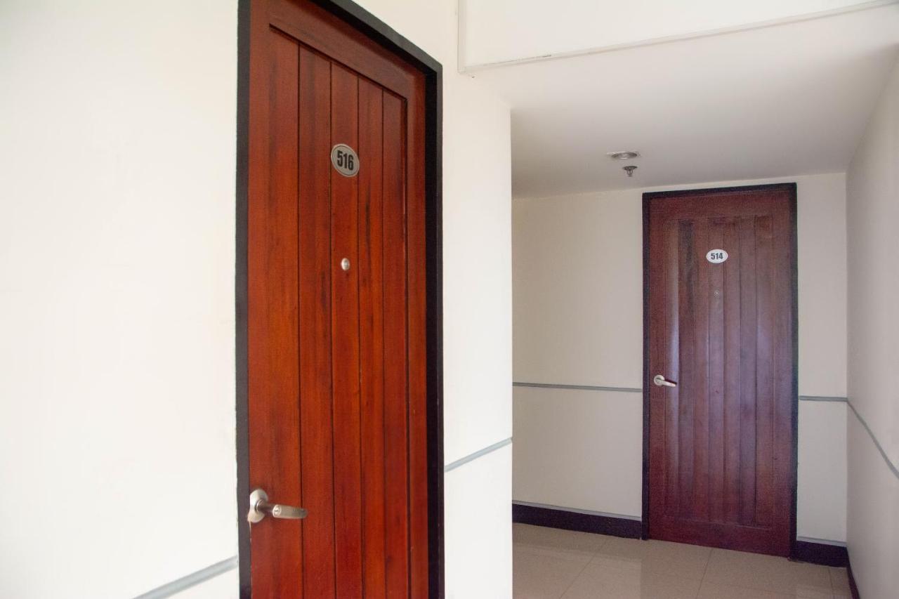 Negrense Suites Bacolod Exterior photo